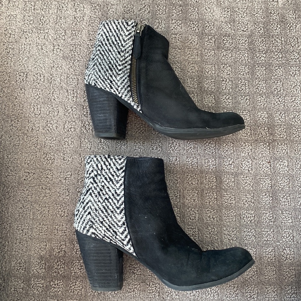 Black leather and herringbone fabric bootie
